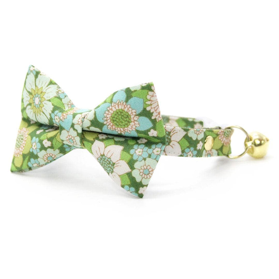 Bow Tie Cat Collar Set - "Sage Garden" - Retro Floral Sage Green Cat Collar with Bow Tie / Vintage 60s Flower Child / Cat, Kitten, Small Dog Sizes